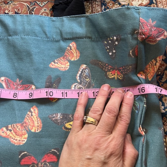 NWOT Beautiful large butterfly tote. Gorgeous colors! Nice and deep. India - Picture 6 of 9